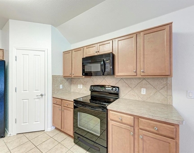 412 Golden Eagle Ln - Photo Thumbnail 5
