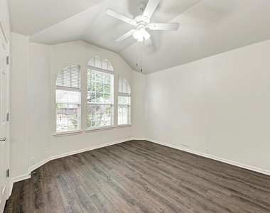 412 Golden Eagle Ln - Photo Thumbnail 22