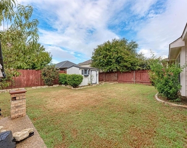 412 Golden Eagle Ln - Photo Thumbnail 25