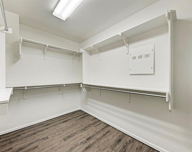 412 Golden Eagle Ln - Photo Thumbnail 21
