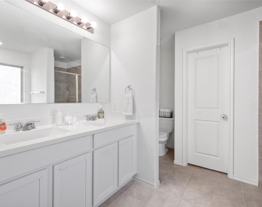 109 Comet Dr - Photo Thumbnail 7