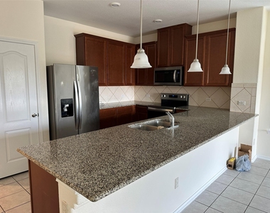 13904 Lyndon B Johnson St - Photo Thumbnail 14