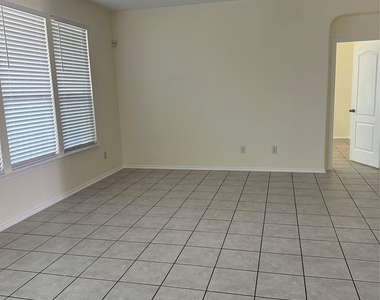 13904 Lyndon B Johnson St - Photo Thumbnail 30