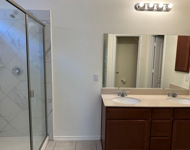 13904 Lyndon B Johnson St - Photo Thumbnail 11