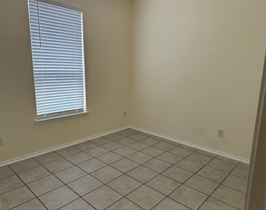 13904 Lyndon B Johnson St - Photo Thumbnail 20