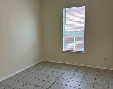 13904 Lyndon B Johnson St - Photo Thumbnail 16