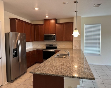 13904 Lyndon B Johnson St - Photo Thumbnail 25