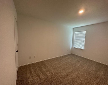 220 River Rise Rd - Photo Thumbnail 23