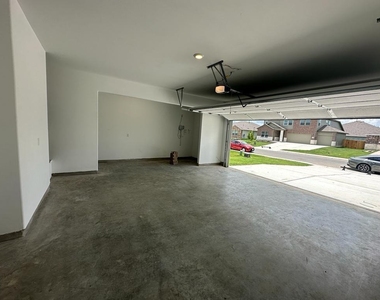 220 River Rise Rd - Photo Thumbnail 6
