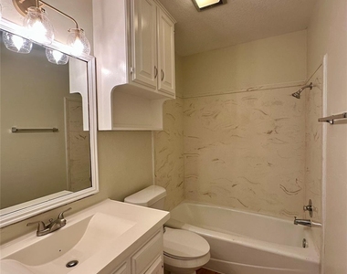 3419 Bluebonnet Trl - Photo Thumbnail 16