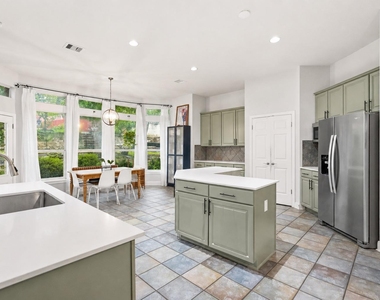 12113 Portobella Dr - Photo Thumbnail 17