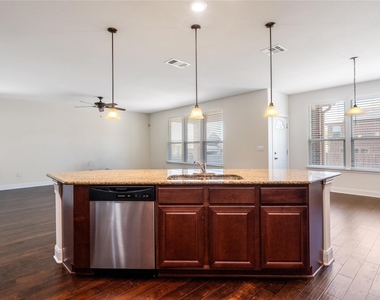 7632 Knockfin Dr - Photo Thumbnail 5