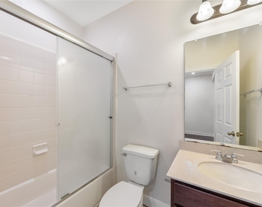 7632 Knockfin Dr - Photo Thumbnail 11