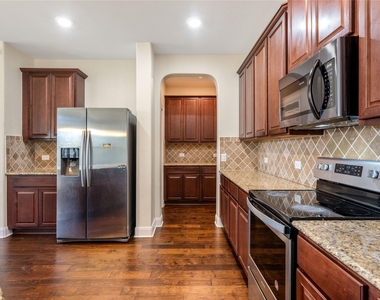 7632 Knockfin Dr - Photo Thumbnail 4