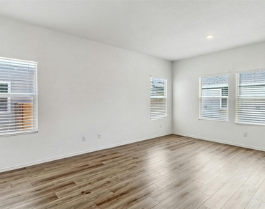 161 Santa Julia St - Photo Thumbnail 5