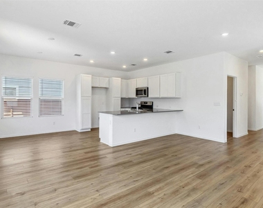 161 Santa Julia St - Photo Thumbnail 3