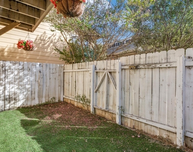 1212 Hollow Creek Dr - Photo Thumbnail 11
