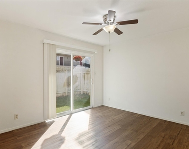 1212 Hollow Creek Dr - Photo Thumbnail 8