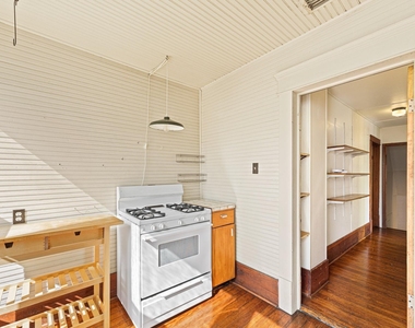 3205 Guadalupe St - Photo Thumbnail 5