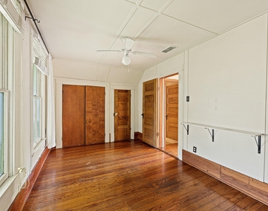 3205 Guadalupe St - Photo Thumbnail 9