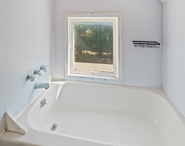 3205 Guadalupe St - Photo Thumbnail 13