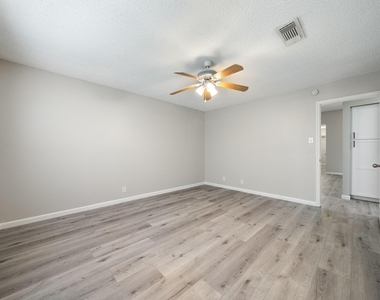 428 S Sailmaster St - Photo Thumbnail 6