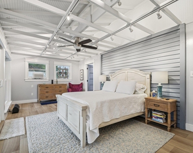 902 Turney St - Photo Thumbnail 1