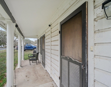 902 Turney St - Photo Thumbnail 8