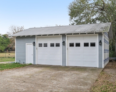 902 Turney St - Photo Thumbnail 4