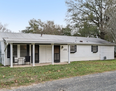 902 Turney St - Photo Thumbnail 6