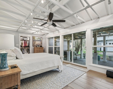 902 Turney St - Photo Thumbnail 2