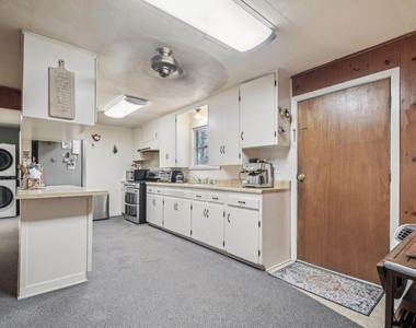 902 Turney St - Photo Thumbnail 12