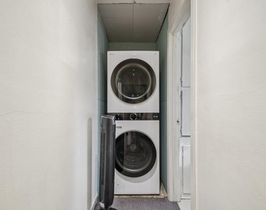 902 Turney St - Photo Thumbnail 19