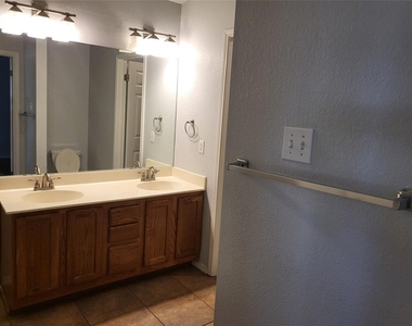3129 Jazz St - Photo Thumbnail 15