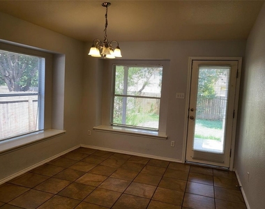 3129 Jazz St - Photo Thumbnail 10