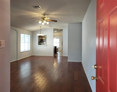 3129 Jazz St - Photo Thumbnail 3