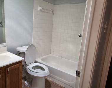 3129 Jazz St - Photo Thumbnail 5