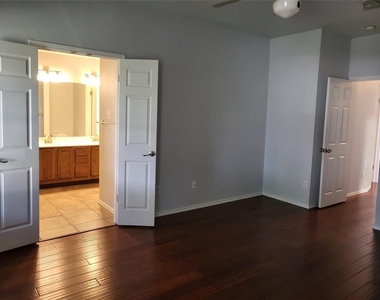 3129 Jazz St - Photo Thumbnail 13