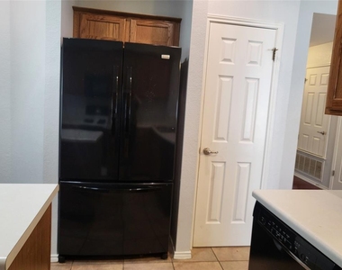3129 Jazz St - Photo Thumbnail 9