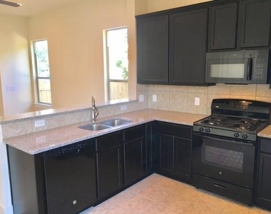 2213 Katy Ln - Photo Thumbnail 3