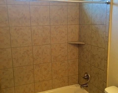2213 Katy Ln - Photo Thumbnail 7