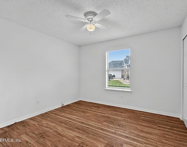 8426 Country Bend Circle W - Photo Thumbnail 24