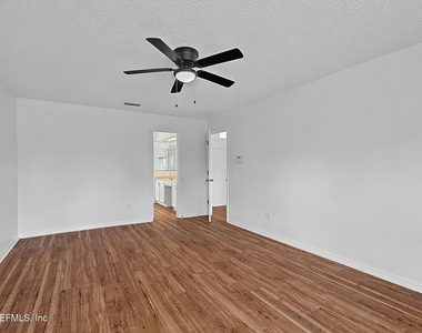 8426 Country Bend Circle W - Photo Thumbnail 15