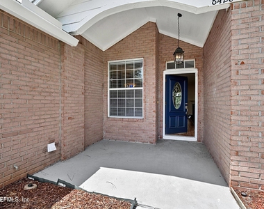 8426 Country Bend Circle W - Photo Thumbnail 2