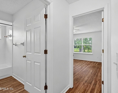 8426 Country Bend Circle W - Photo Thumbnail 26