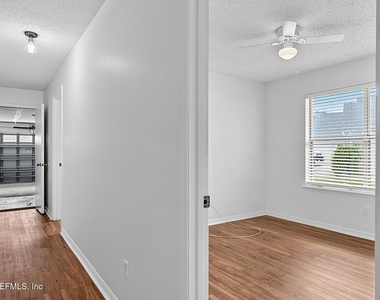 8426 Country Bend Circle W - Photo Thumbnail 21