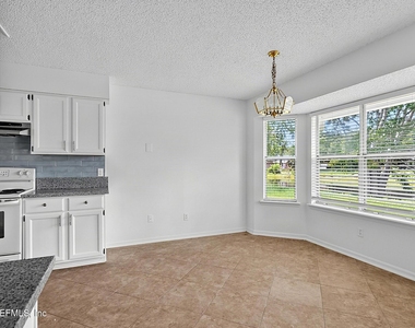 8426 Country Bend Circle W - Photo Thumbnail 10