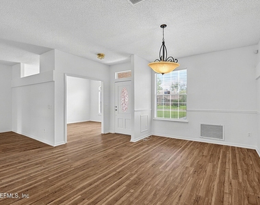 8426 Country Bend Circle W - Photo Thumbnail 4