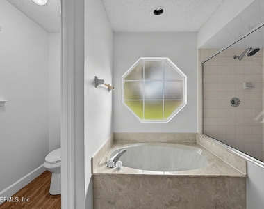 8426 Country Bend Circle W - Photo Thumbnail 19