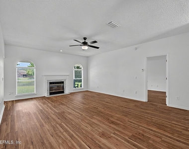 8426 Country Bend Circle W - Photo Thumbnail 7